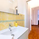 Guesthost - Blu&yellow In Station Apartment *