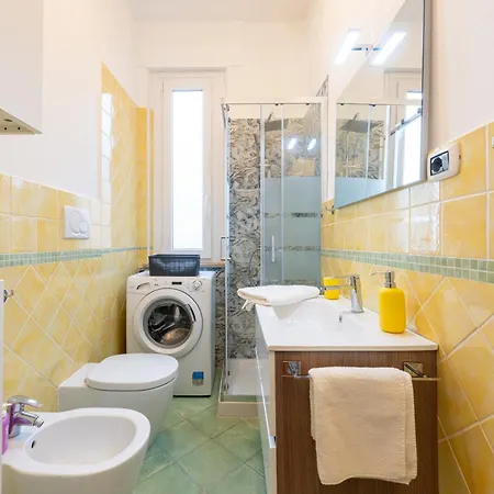 Apartment Blu&yellow In Station *