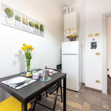 Apartment Blu&yellow In Station *