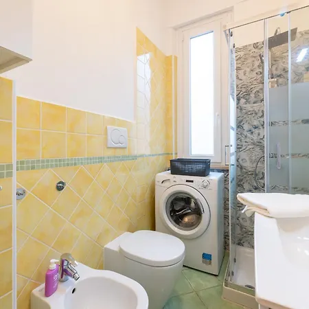 Blu&yellow In Station Apartment Parma