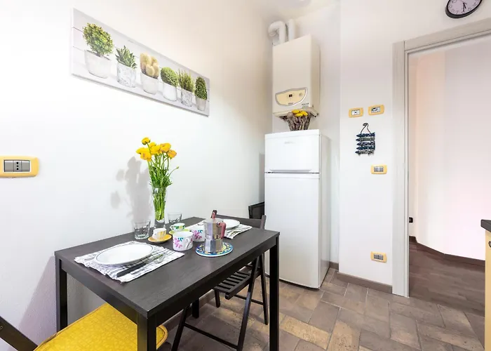 Апартаменты Guesthost - Blu&yellow In Station *