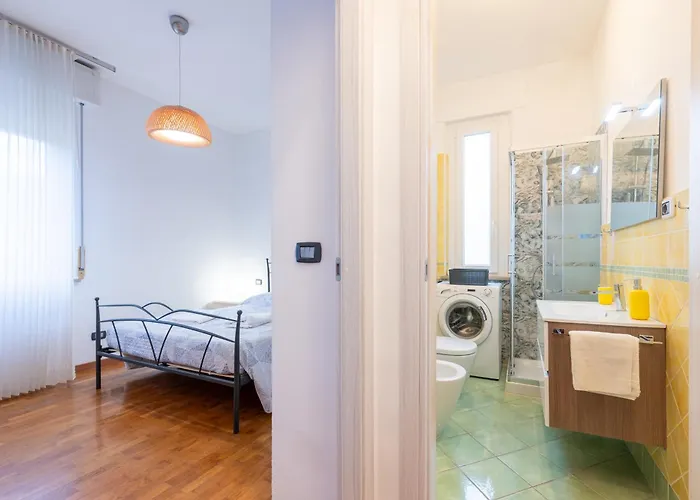 Guesthost - Blu&yellow In Station Апартаменты *